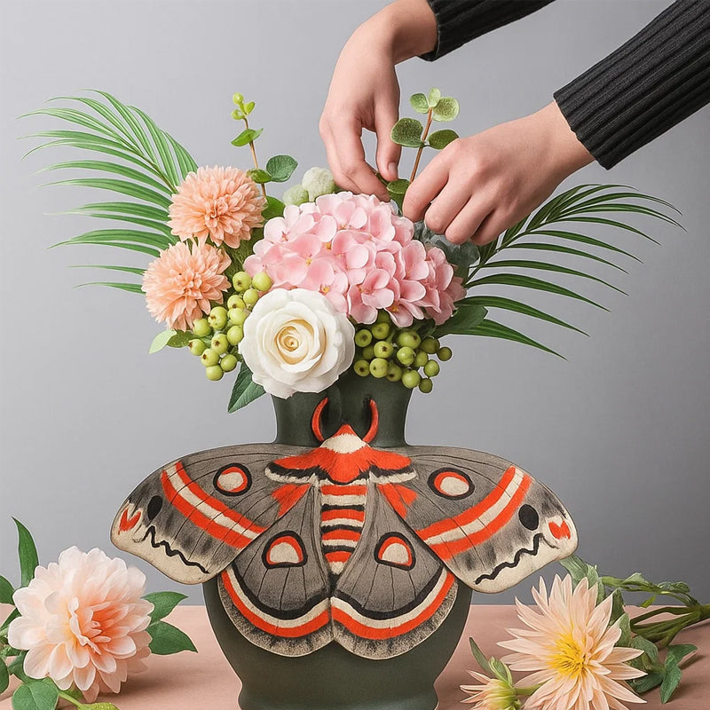 Royal Moth Art Vase – Handcrafted Ceramic Elegance 🦋🏺