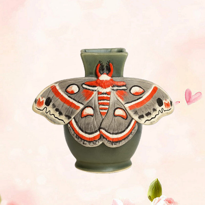 Royal Moth Art Vase – Handcrafted Ceramic Elegance 🦋🏺
